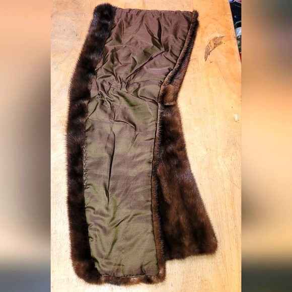 Vintage women's 50s, 60s  luxury genuine fur fancy shawl with hand muff - Picture 5 of 13